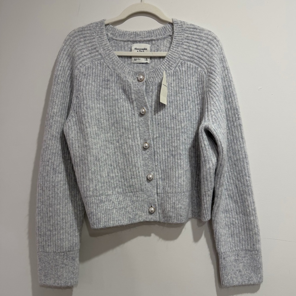 Abercrombie & Fitch Heather Gray Pearl Button Cardigan